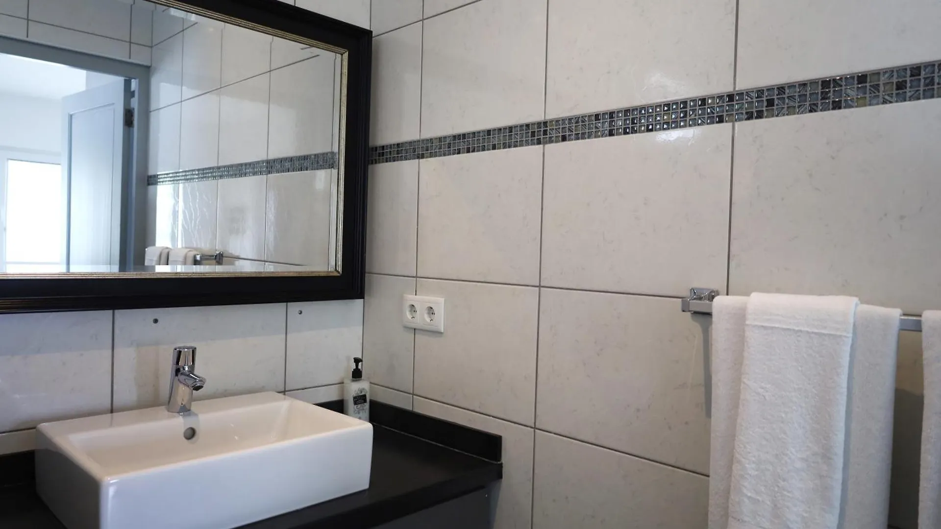 Palm Crest Apartment Willemstad