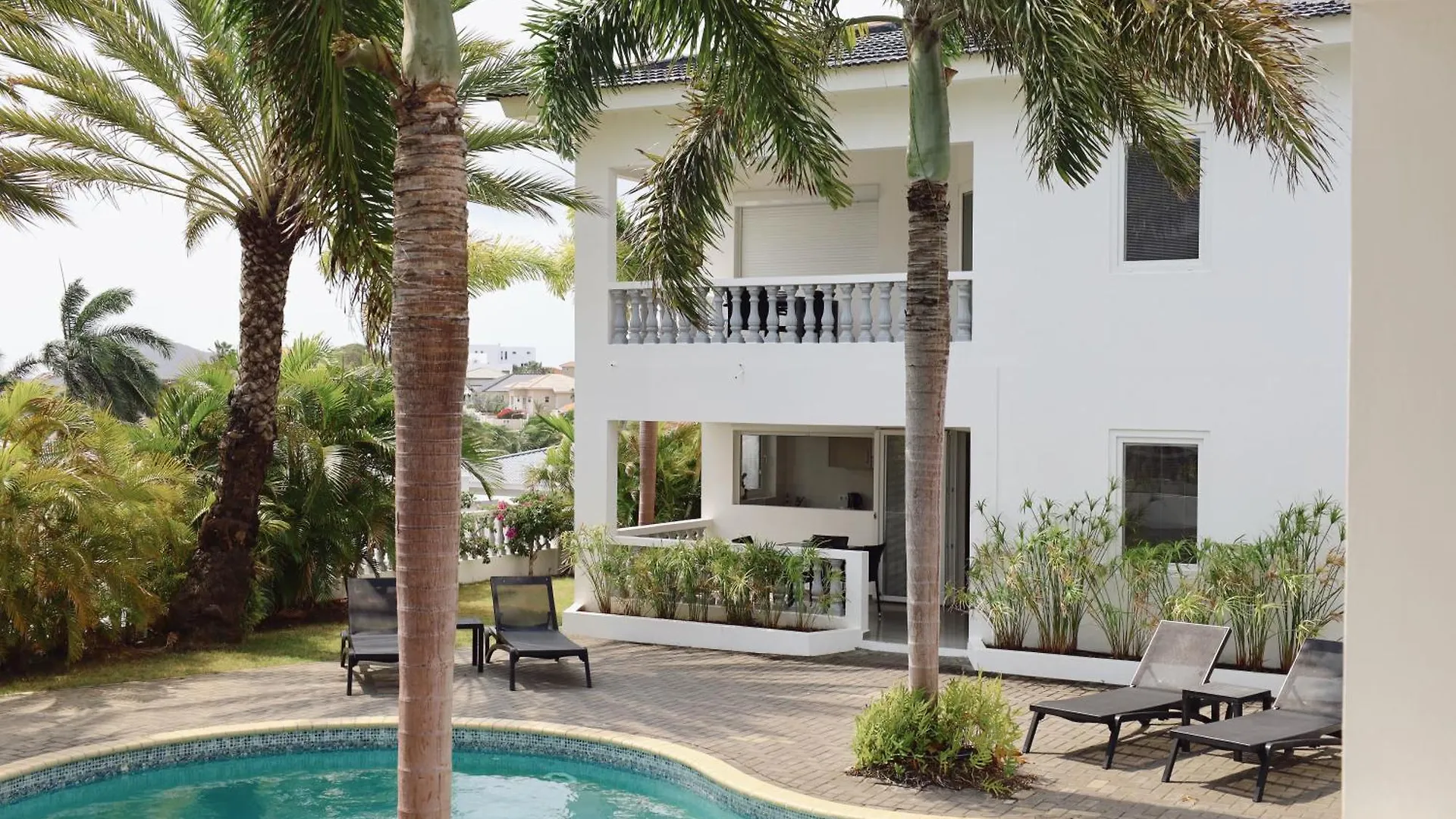 Palm Crest Apartment Willemstad